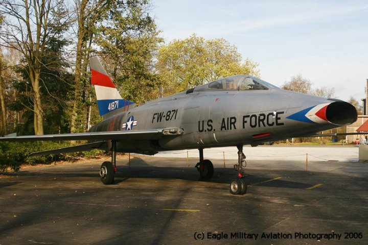 2006 EHSB 32nd FS F-100D 54-2265.jpg