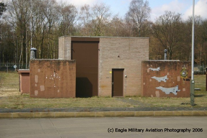 2006 EHSB 32nd FS painting 3rd Gen. shelter area.jpg